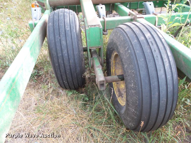 image for item DH9388 John Deere 980 field cultivator