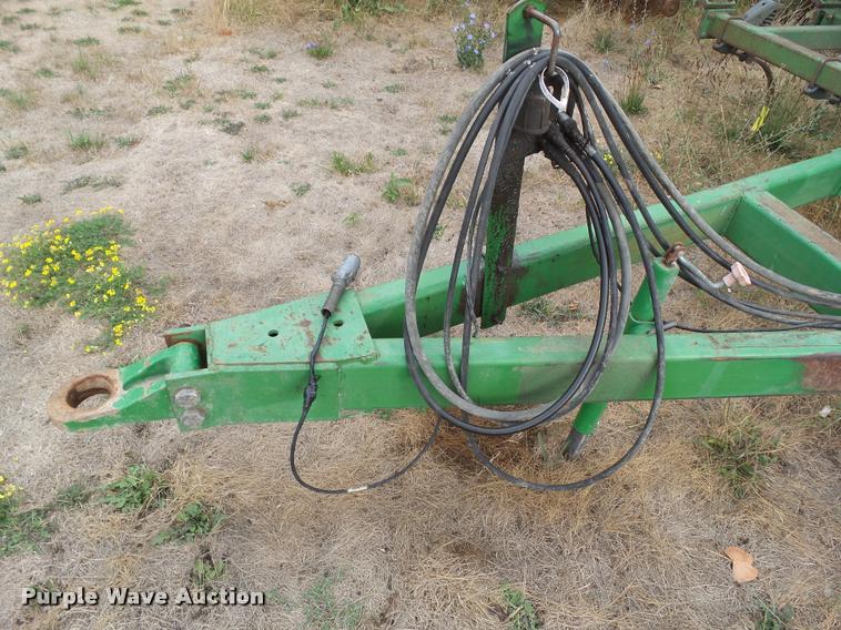 image for item DH9388 John Deere 980 field cultivator