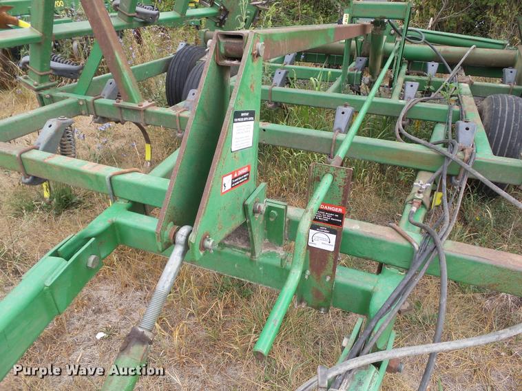 image for item DH9388 John Deere 980 field cultivator