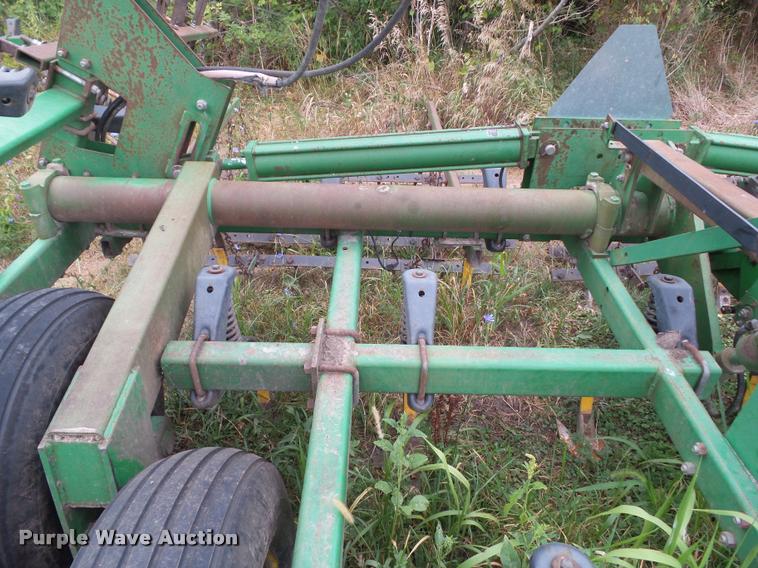 image for item DH9388 John Deere 980 field cultivator