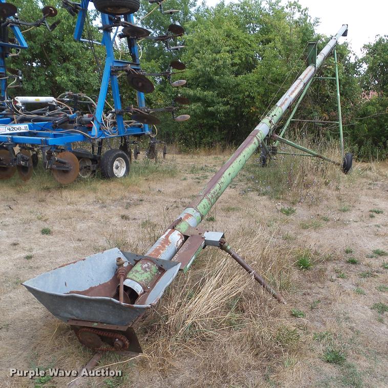 John Deere 308 grain auger in Chariton, IA Item DH9389 sold Purple Wave