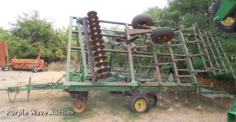 image for item DH9392 John Deere 722 mulch finisher