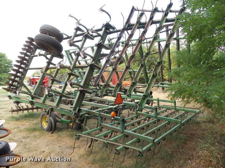 image for item DH9392 John Deere 722 mulch finisher