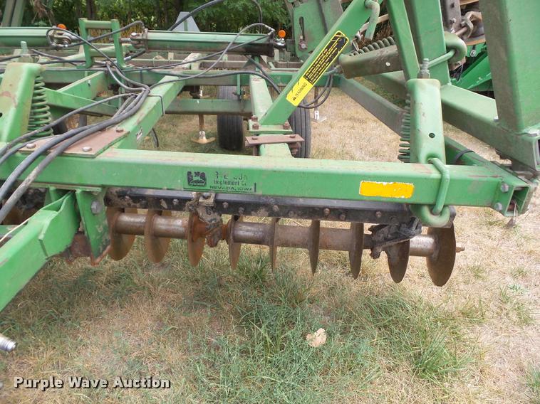 image for item DH9392 John Deere 722 mulch finisher