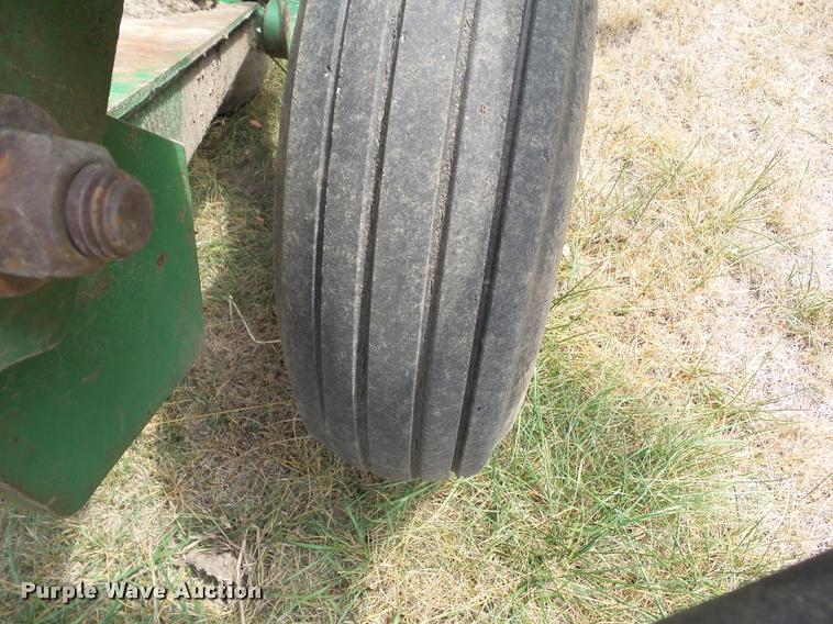 image for item DH9392 John Deere 722 mulch finisher
