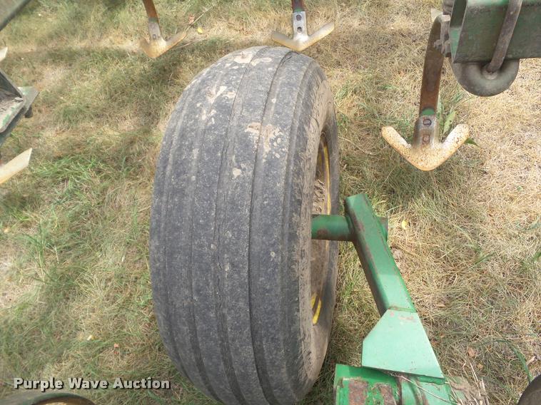 image for item DH9392 John Deere 722 mulch finisher