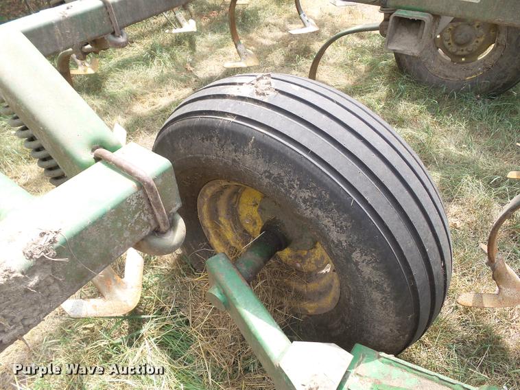 image for item DH9392 John Deere 722 mulch finisher