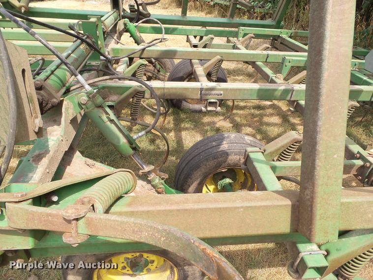 image for item DH9392 John Deere 722 mulch finisher