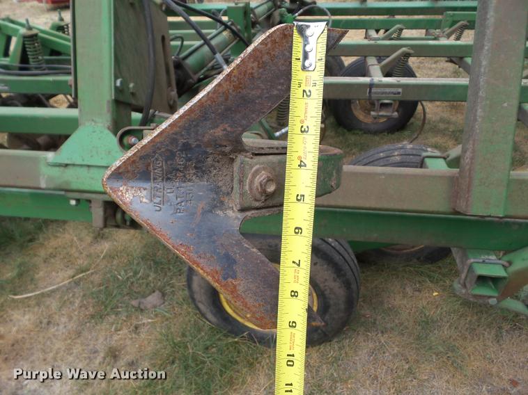 image for item DH9392 John Deere 722 mulch finisher