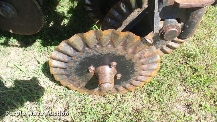 image for item DL9993 United Farm Tools 5000 grain drill