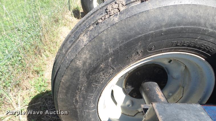 image for item DL9993 United Farm Tools 5000 grain drill