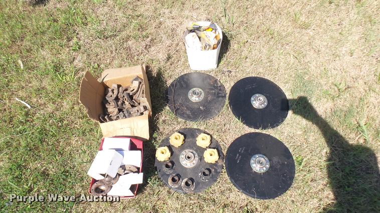 image for item DL9993 United Farm Tools 5000 grain drill