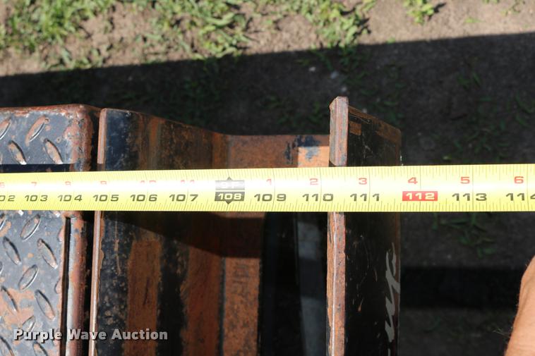 image for item DM9306 DewEze 480 bale bed