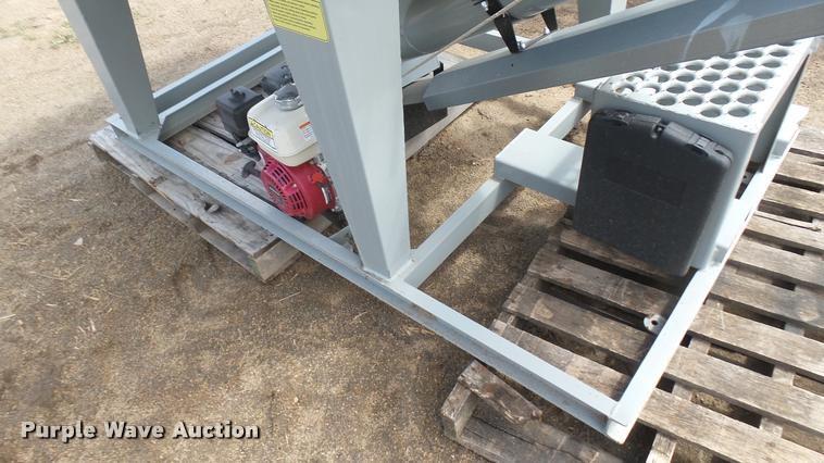 image for item DR9354 CrustBuster 65BU seed tender