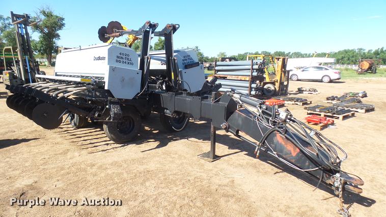 image for item DR9388 2014 CrustBuster 4020 Min-Till drill