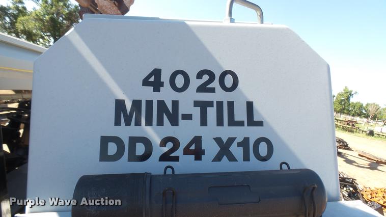 image for item DR9388 2014 CrustBuster 4020 Min-Till drill