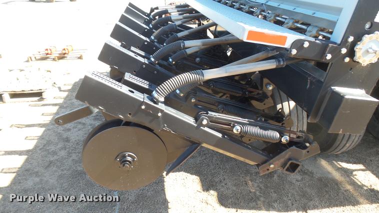 image for item DR9388 2014 CrustBuster 4020 Min-Till drill