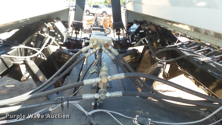 image for item DR9388 2014 CrustBuster 4020 Min-Till drill