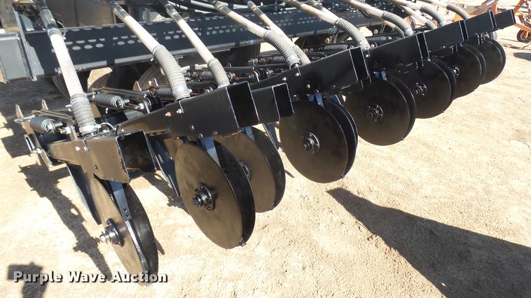 image for item DR9388 2014 CrustBuster 4020 Min-Till drill