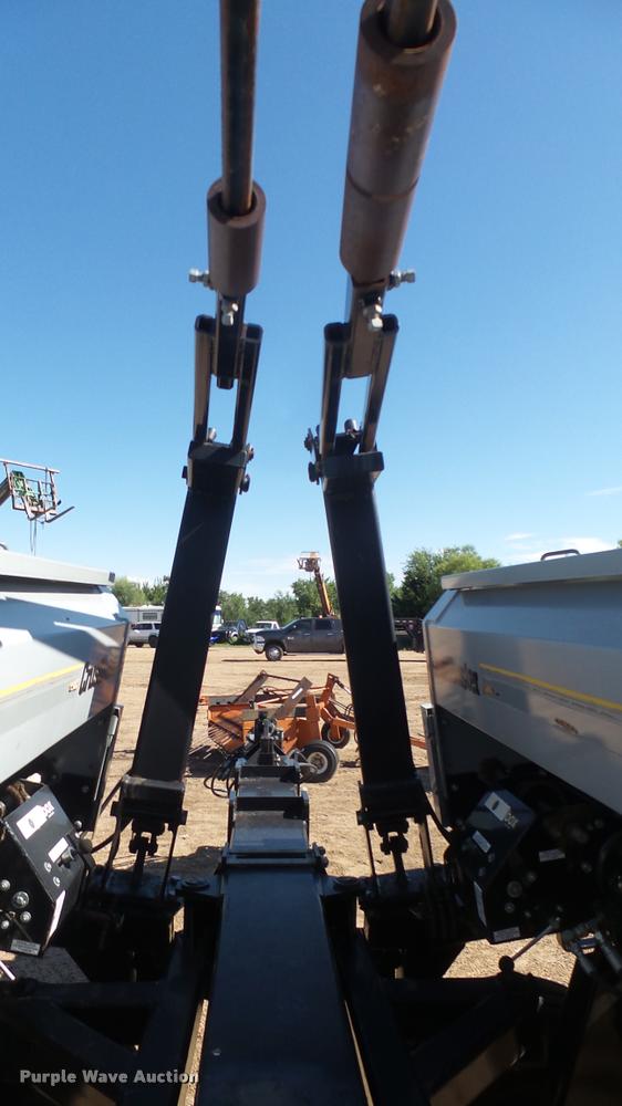 image for item DR9388 2014 CrustBuster 4020 Min-Till drill