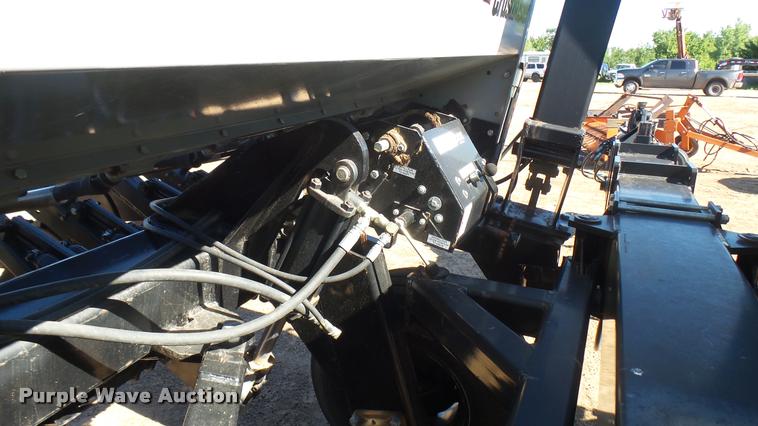 image for item DR9388 2014 CrustBuster 4020 Min-Till drill