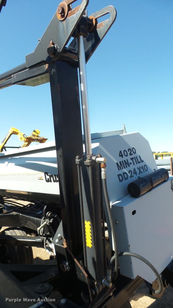 image for item DR9388 2014 CrustBuster 4020 Min-Till drill
