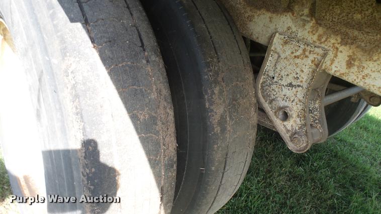 image for item DR9401 1995 Timpte double hopper bottom grain trailer