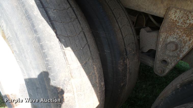 image for item DR9401 1995 Timpte double hopper bottom grain trailer