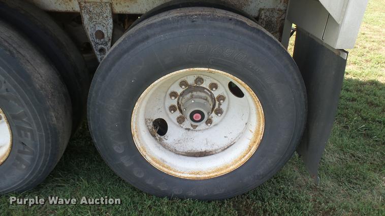 image for item DR9401 1995 Timpte double hopper bottom grain trailer