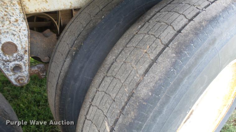 image for item DR9401 1995 Timpte double hopper bottom grain trailer