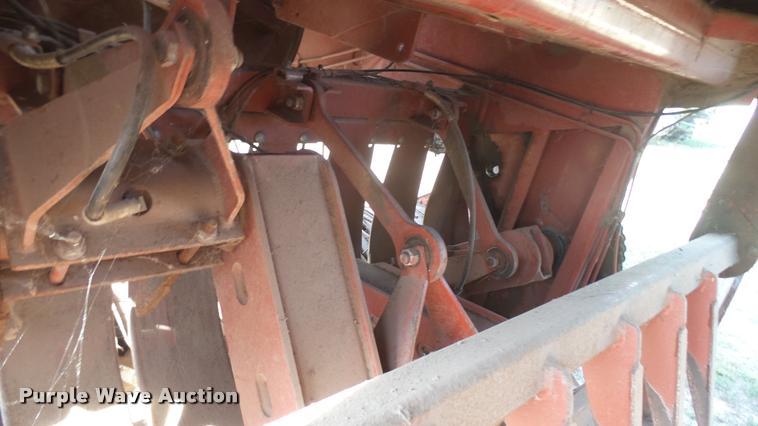 image for item DR9405 Hesston 4900 large square baler