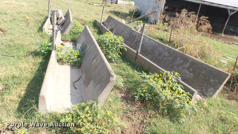 image for item DR9468 (4) concrete feed bunks