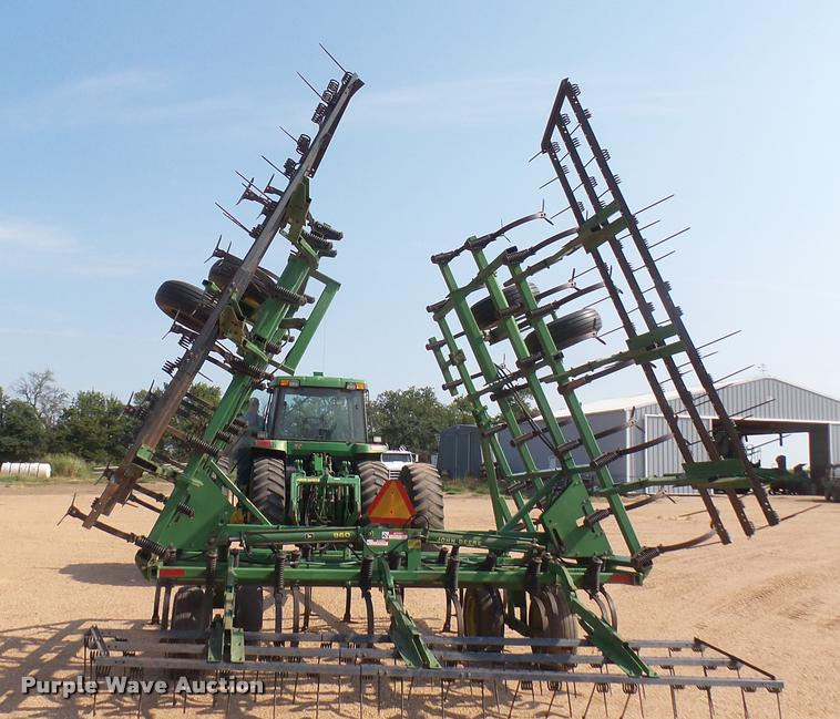 image for item DR9469 John Deere 960 field cultivator