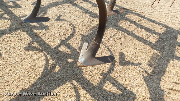 image for item DR9469 John Deere 960 field cultivator