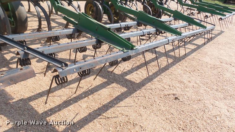 image for item DR9469 John Deere 960 field cultivator