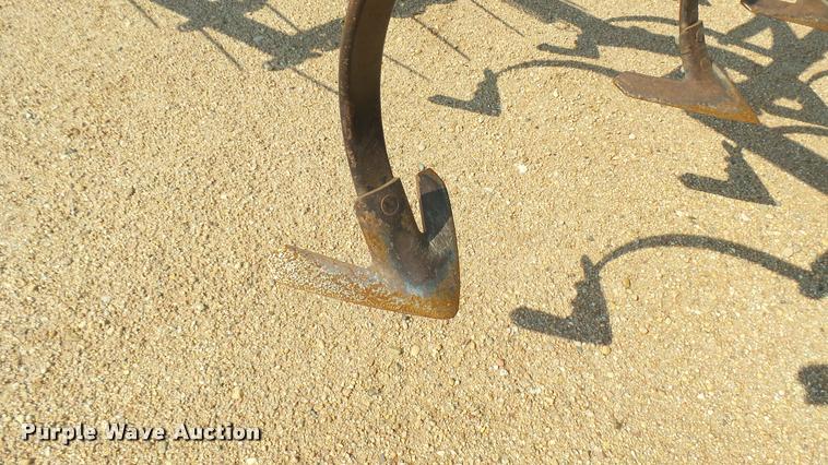 image for item DR9469 John Deere 960 field cultivator