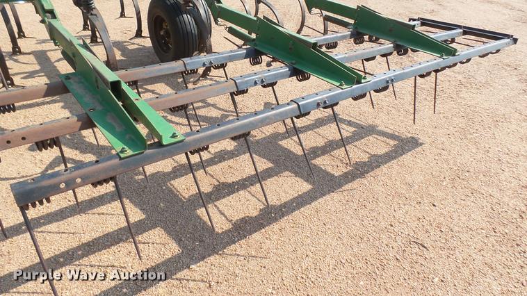 image for item DR9469 John Deere 960 field cultivator
