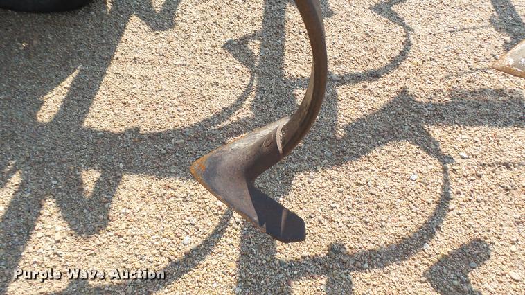 image for item DR9469 John Deere 960 field cultivator