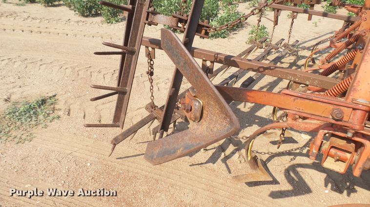 image for item DR9470 Krause 4133 field cultivator