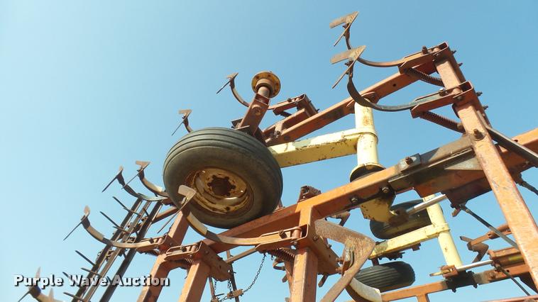 image for item DR9470 Krause 4133 field cultivator