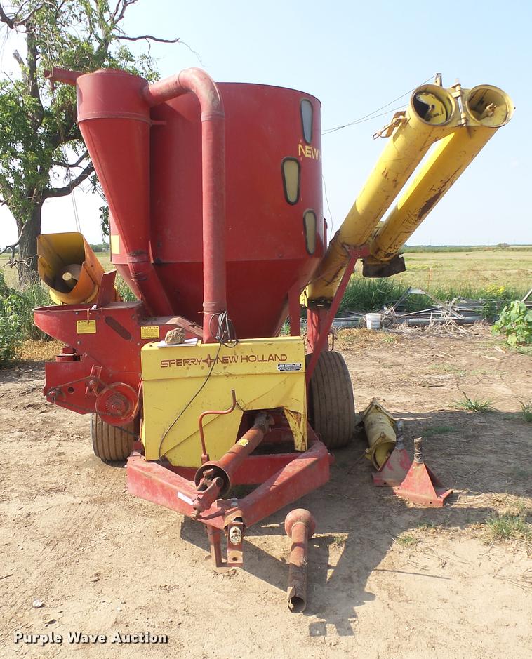 image for item DR9471 New Holland 355 mixer / grinder