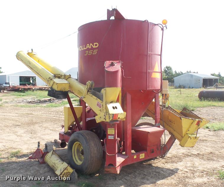 image for item DR9471 New Holland 355 mixer / grinder