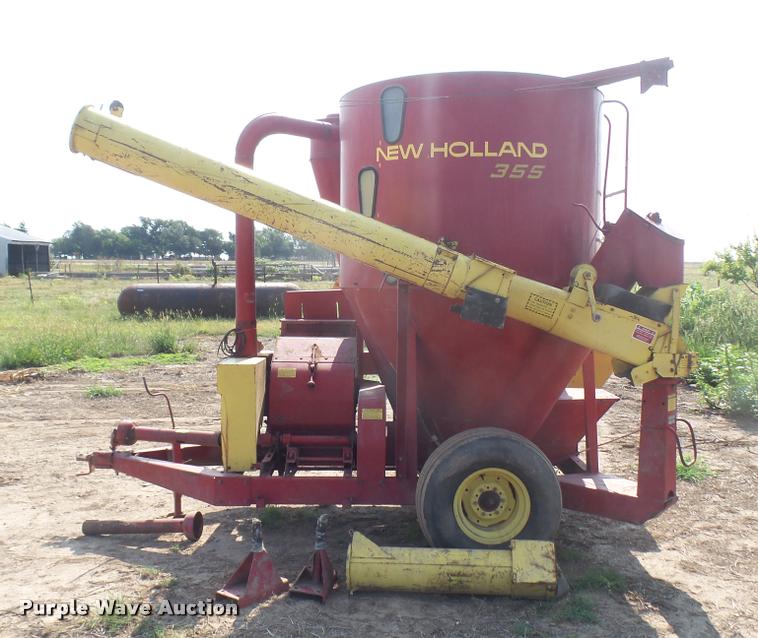 image for item DR9471 New Holland 355 mixer / grinder
