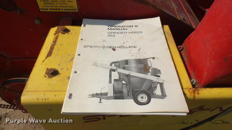 image for item DR9471 New Holland 355 mixer / grinder