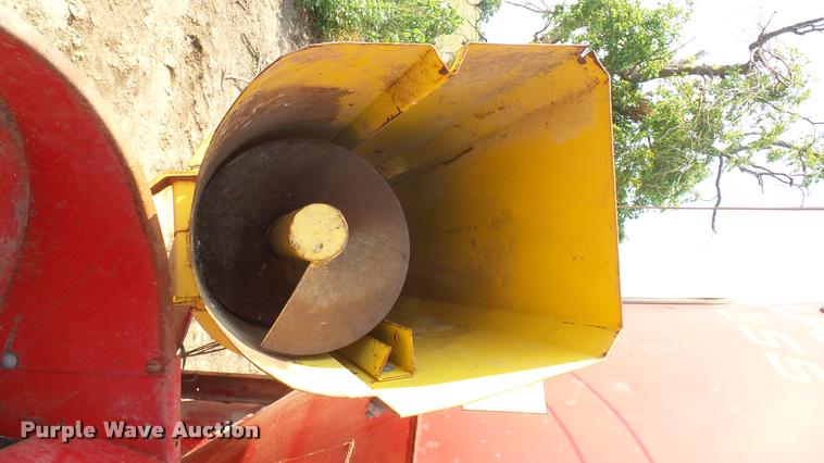 image for item DR9471 New Holland 355 mixer / grinder