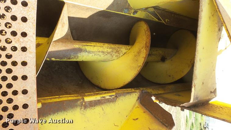 image for item DR9471 New Holland 355 mixer / grinder