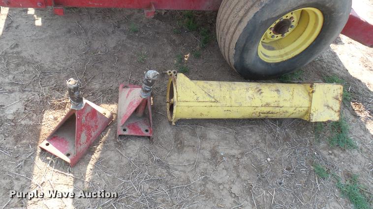 image for item DR9471 New Holland 355 mixer / grinder