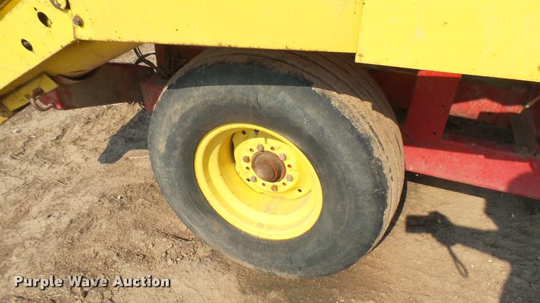 image for item DR9471 New Holland 355 mixer / grinder