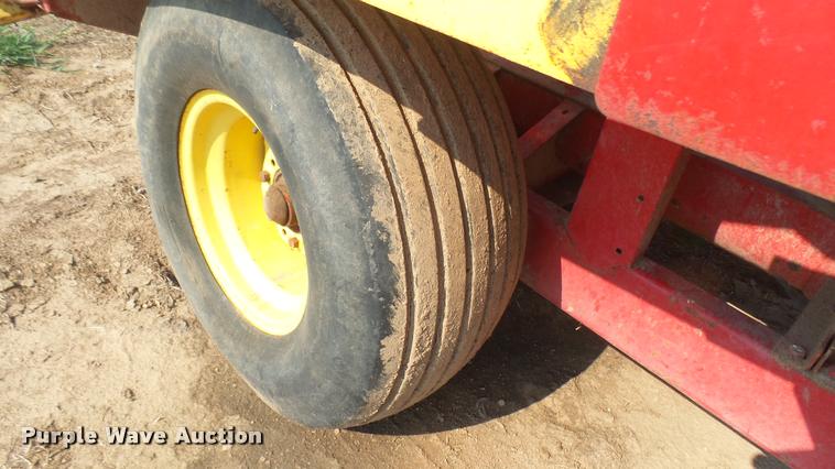 image for item DR9471 New Holland 355 mixer / grinder