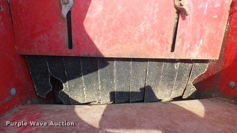 image for item DR9471 New Holland 355 mixer / grinder